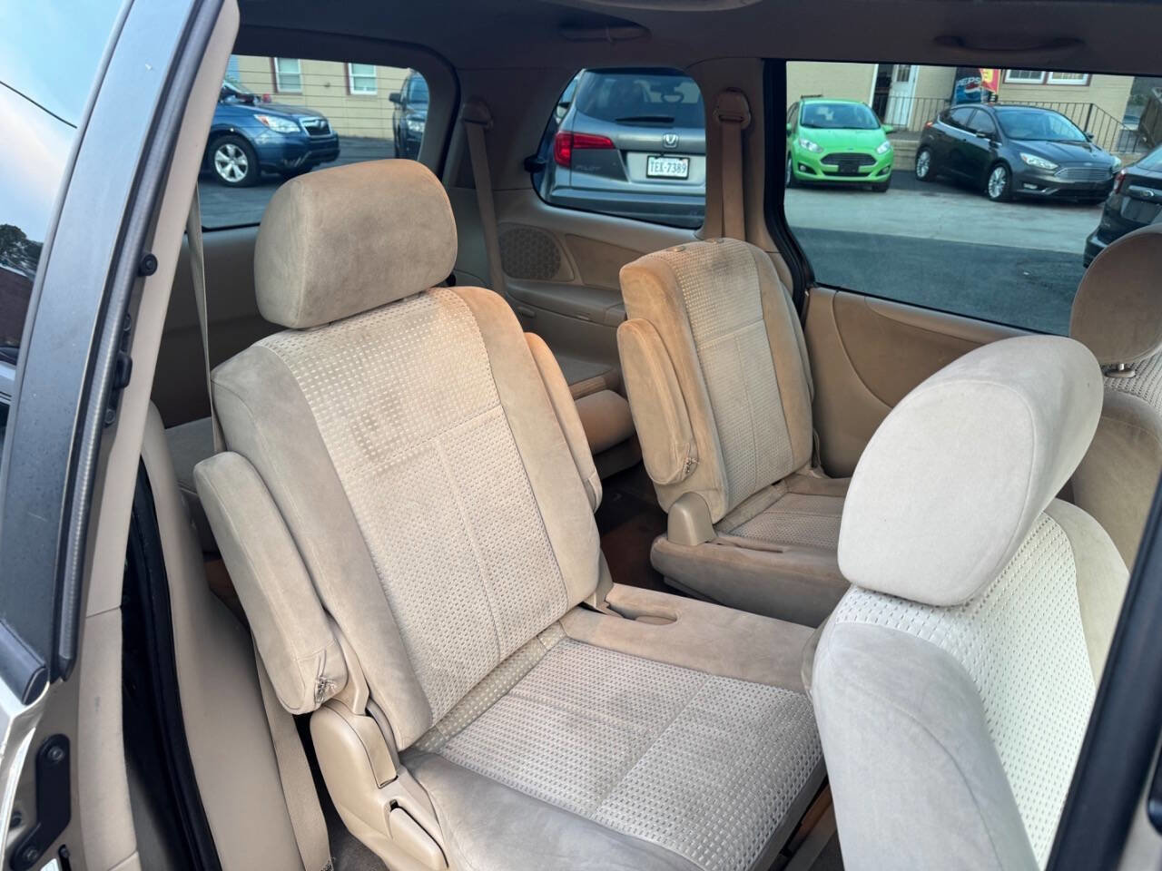 Used 2006 MAZDA MPV LX w/ LX Plus Pkg FWD image 6
