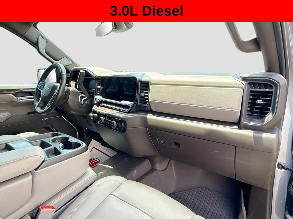 Used 2024 Chevrolet Silverado 1500 LT AWD/4WD image 29