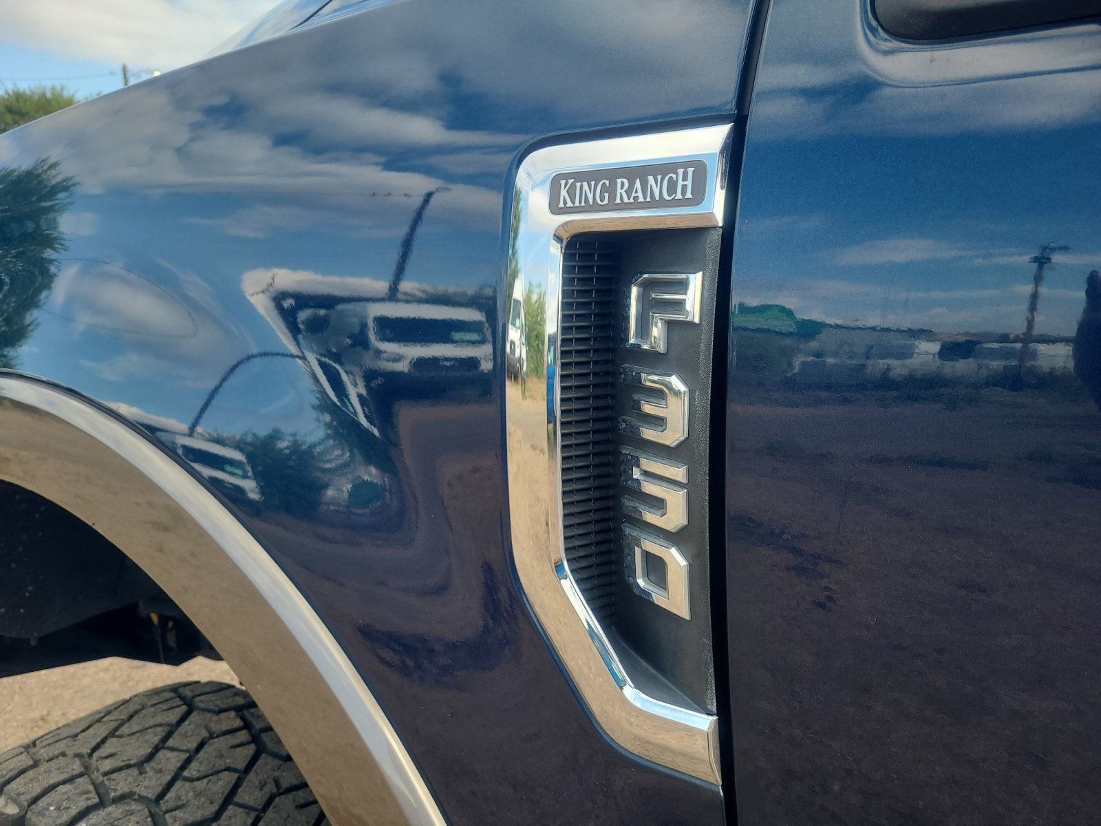 Certified 2018 Ford F350 King Ranch w/ King Ranch Ultimate Package AWD/4WD image 24