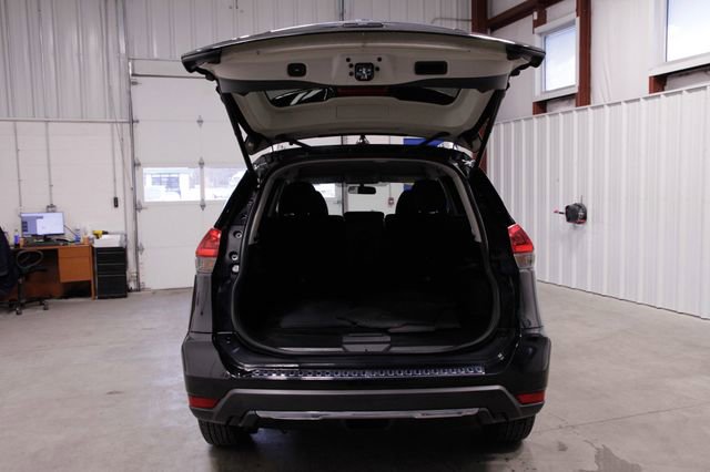 Used 2018 Nissan Rogue SV w/ Premium Package image 19