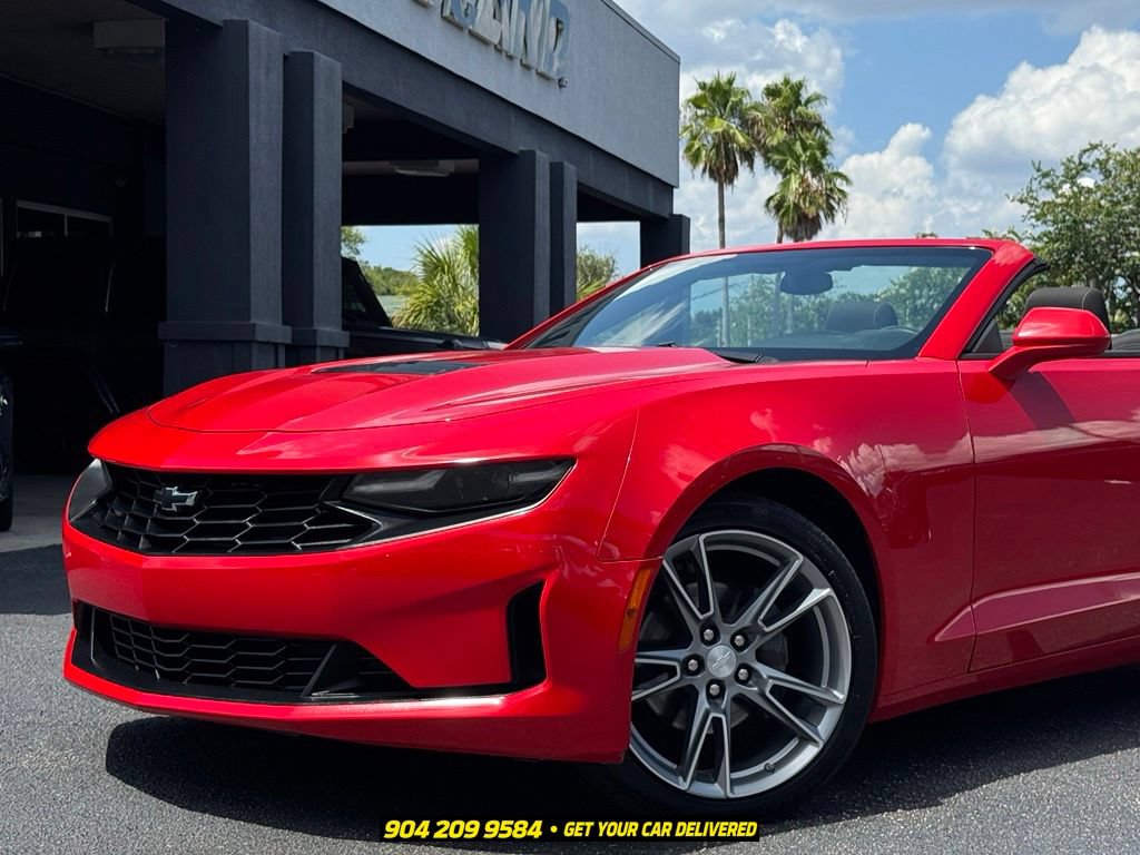 Used 2020 Chevrolet Camaro LT RWD image 3