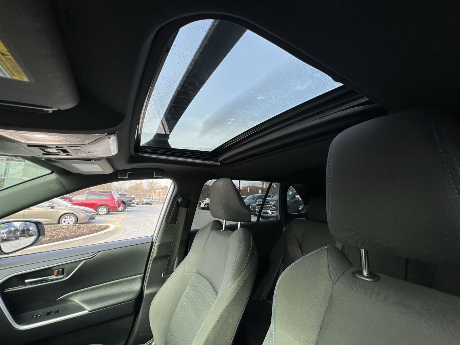 Used 2022 Toyota RAV4 SE w/ Convenience Package image 23