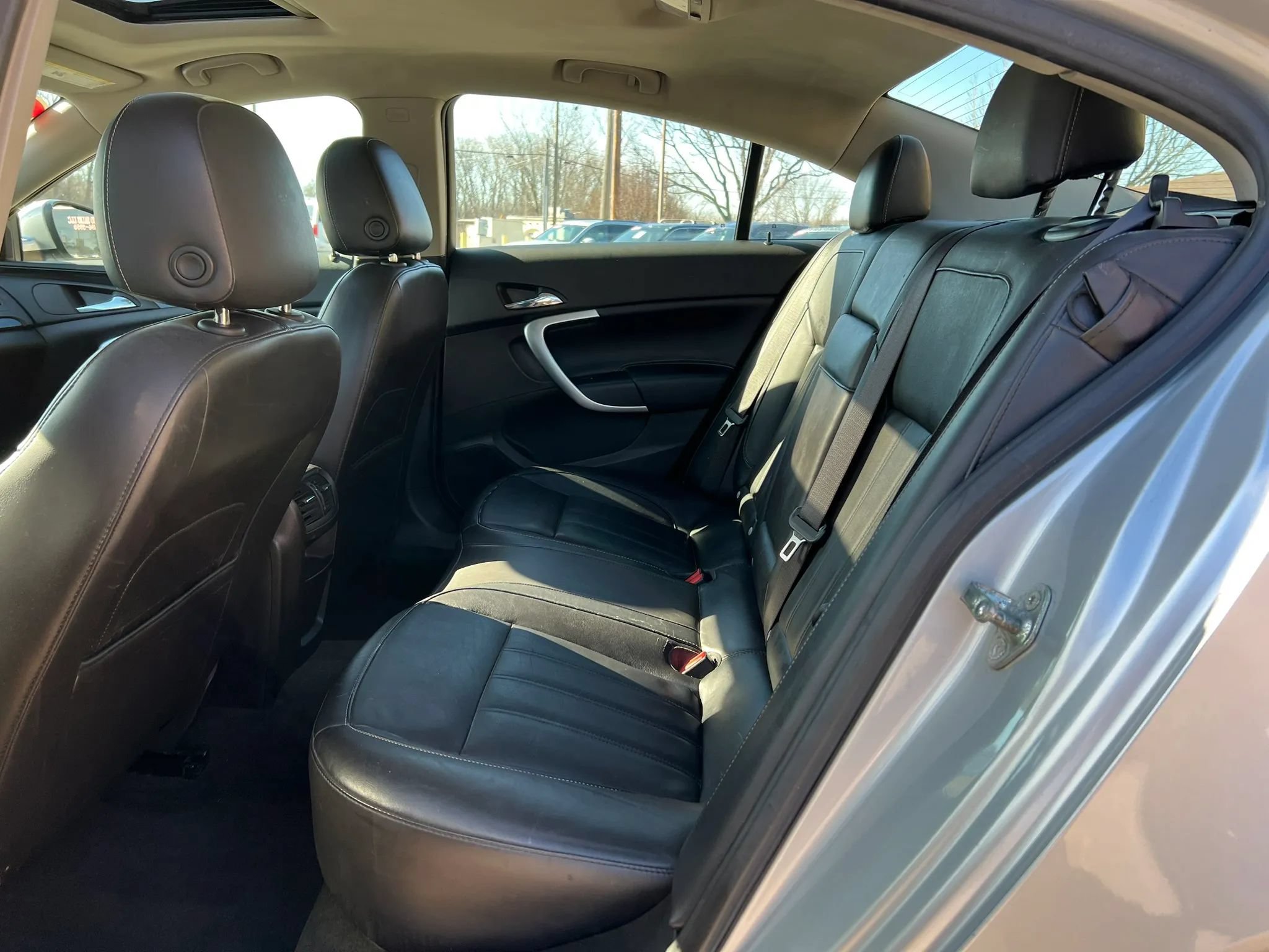 Used 2012 Buick Regal Leather FWD image 24