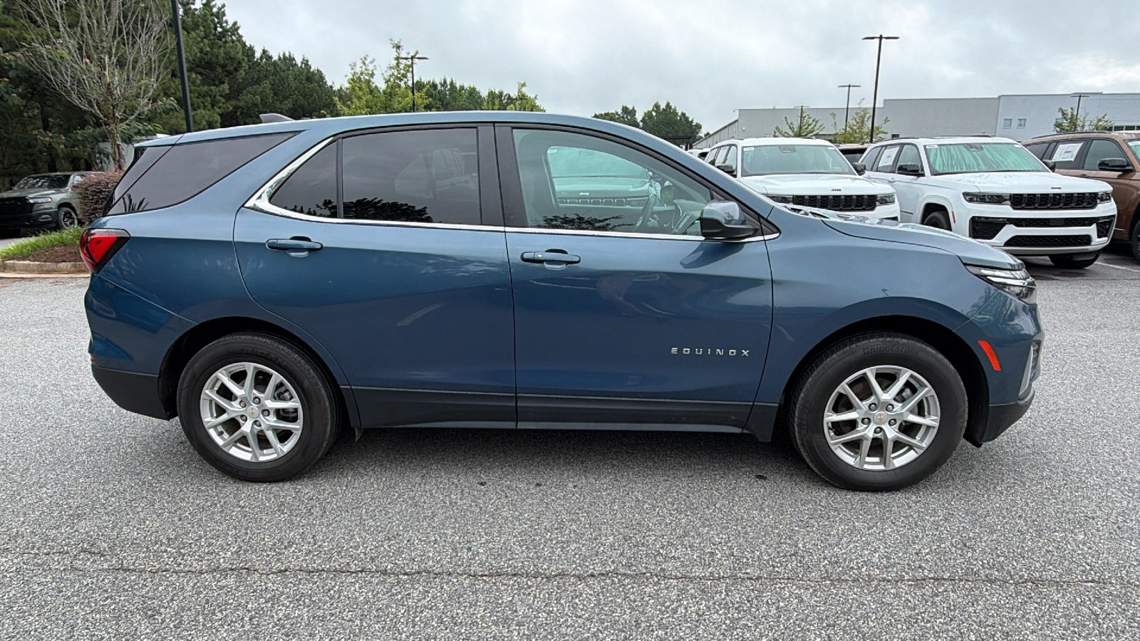 Used 2024 Chevrolet Equinox LT AWD/4WD image 7