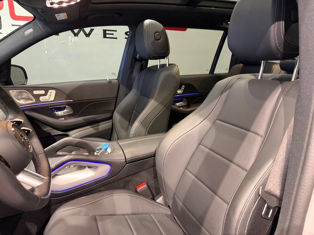 Used 2025 Mercedes-Benz GLS 450 4MATIC w/ AMG Line Exterior image 32
