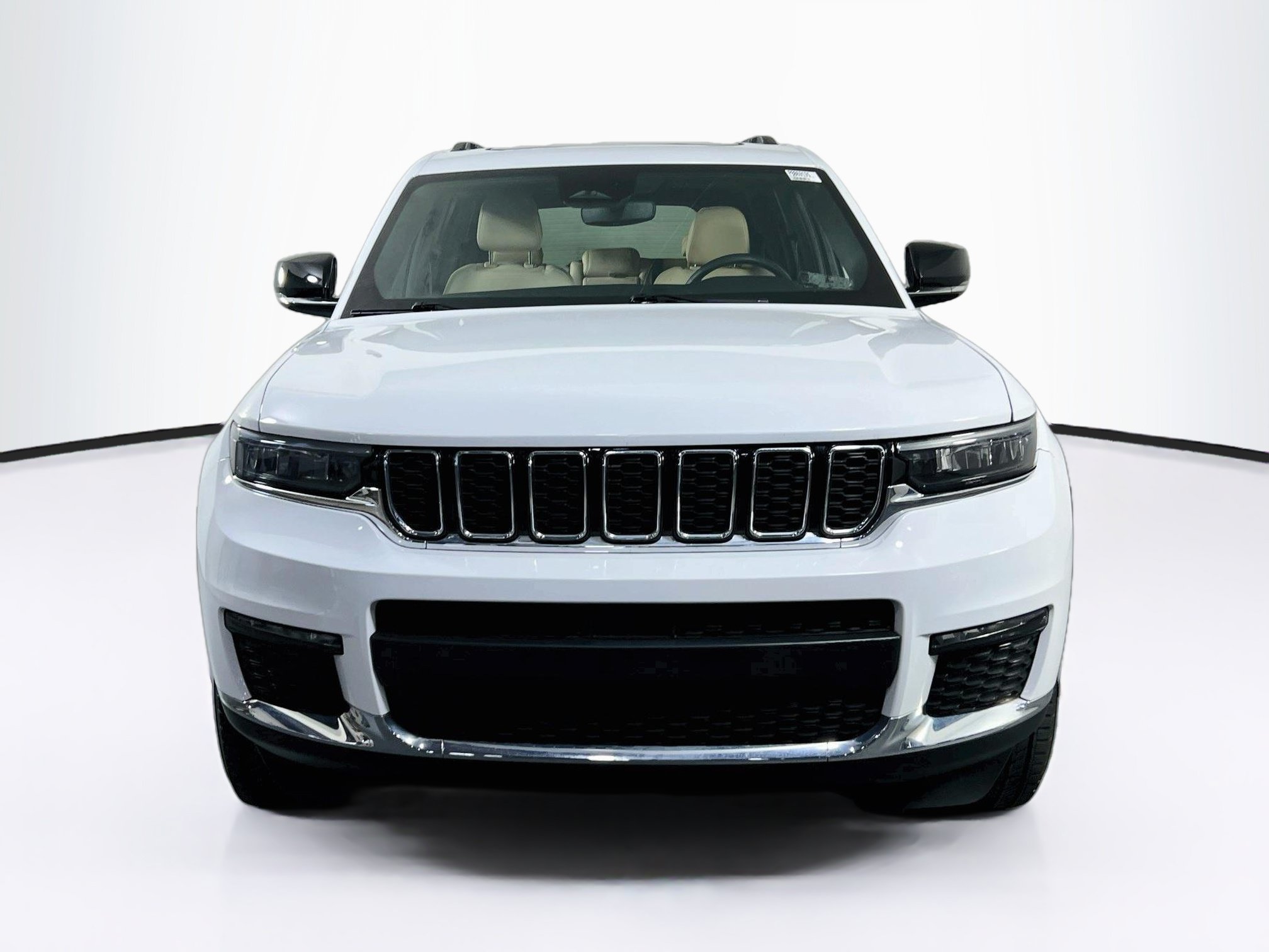 Used 2023 Jeep Grand Cherokee L Limited AWD/4WD image 2