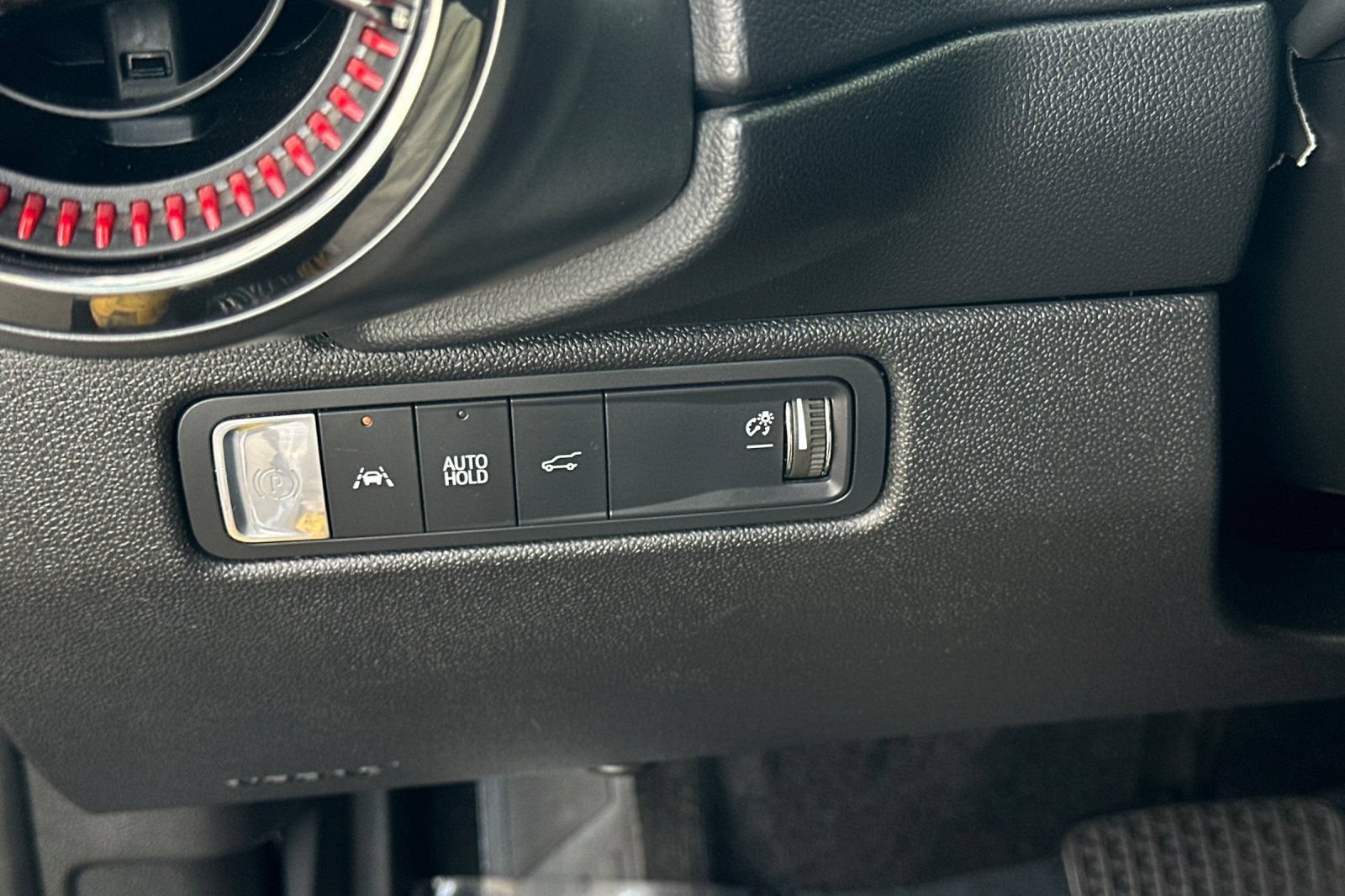 Used 2024 Chevrolet Equinox EV RS FWD image 35