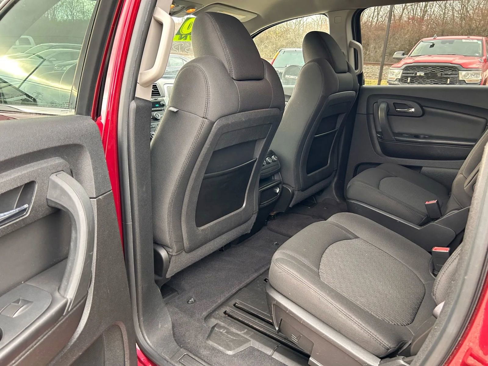 Used 2010 Chevrolet Traverse LT w/ Personal Connectivity Package image 14