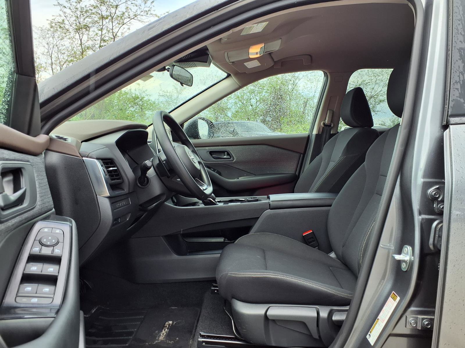 Used 2023 Nissan Rogue S image 20