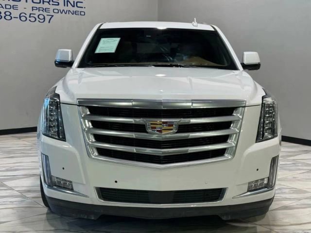 Used 2017 Cadillac Escalade Platinum image 3