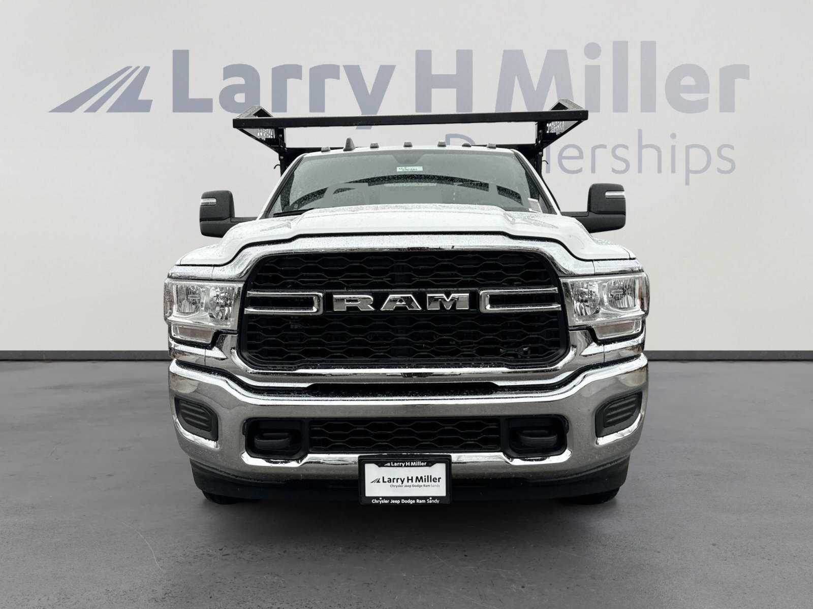 New 2024 RAM 3500 Tradesman image 3