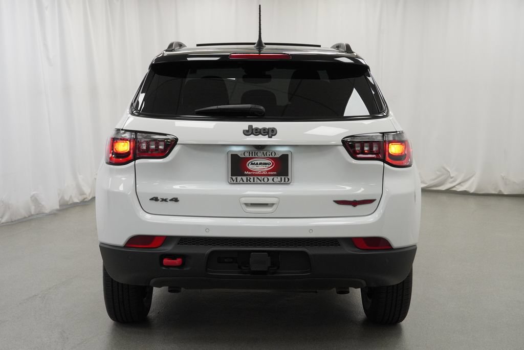 Used 2023 Jeep Compass Trailhawk w/ Sun and Sound Group AWD/4WD image 11