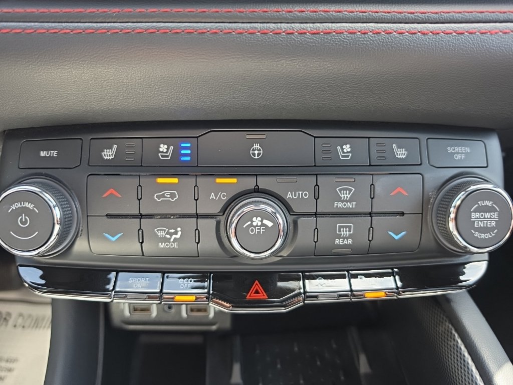 Used 2025 Dodge Durango R/T AWD/4WD image 21