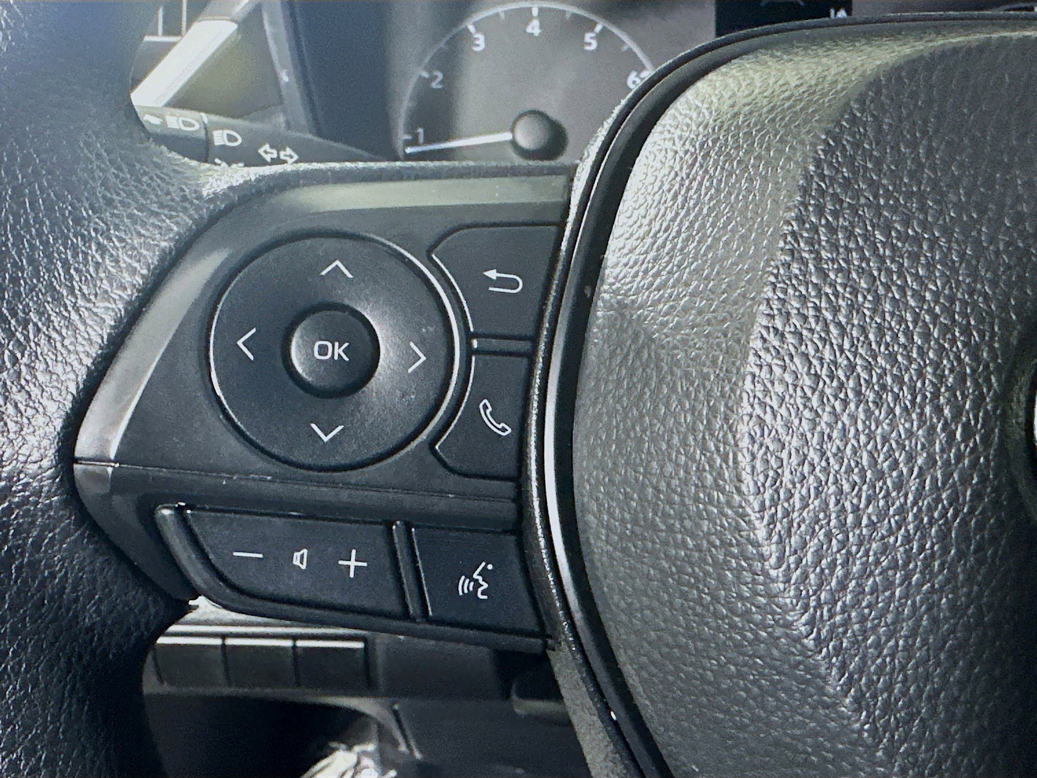 Used 2025 Toyota Corolla LE image 16