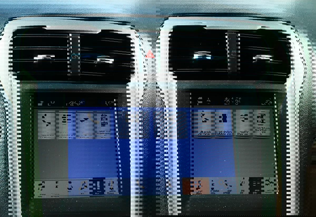 Used 2019 Ford Fusion SE image 48