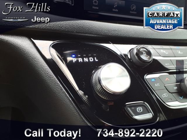 Used 2026 Chrysler Pacifica Select image 24