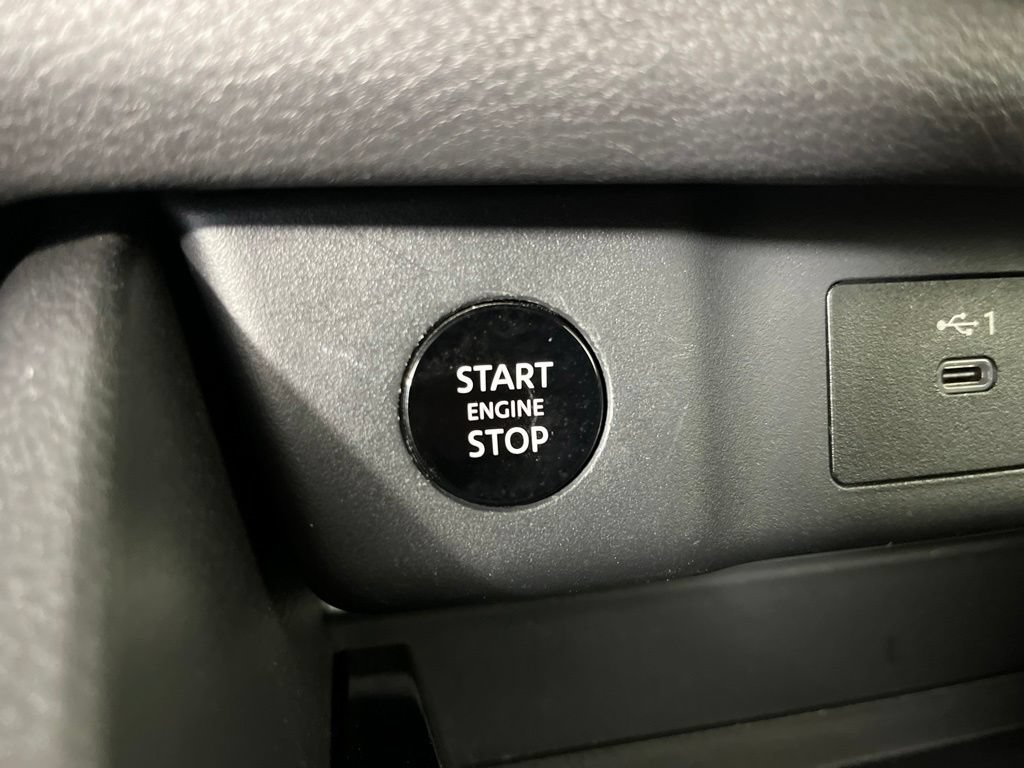 Used 2025 Nissan Rogue SV FWD image 29