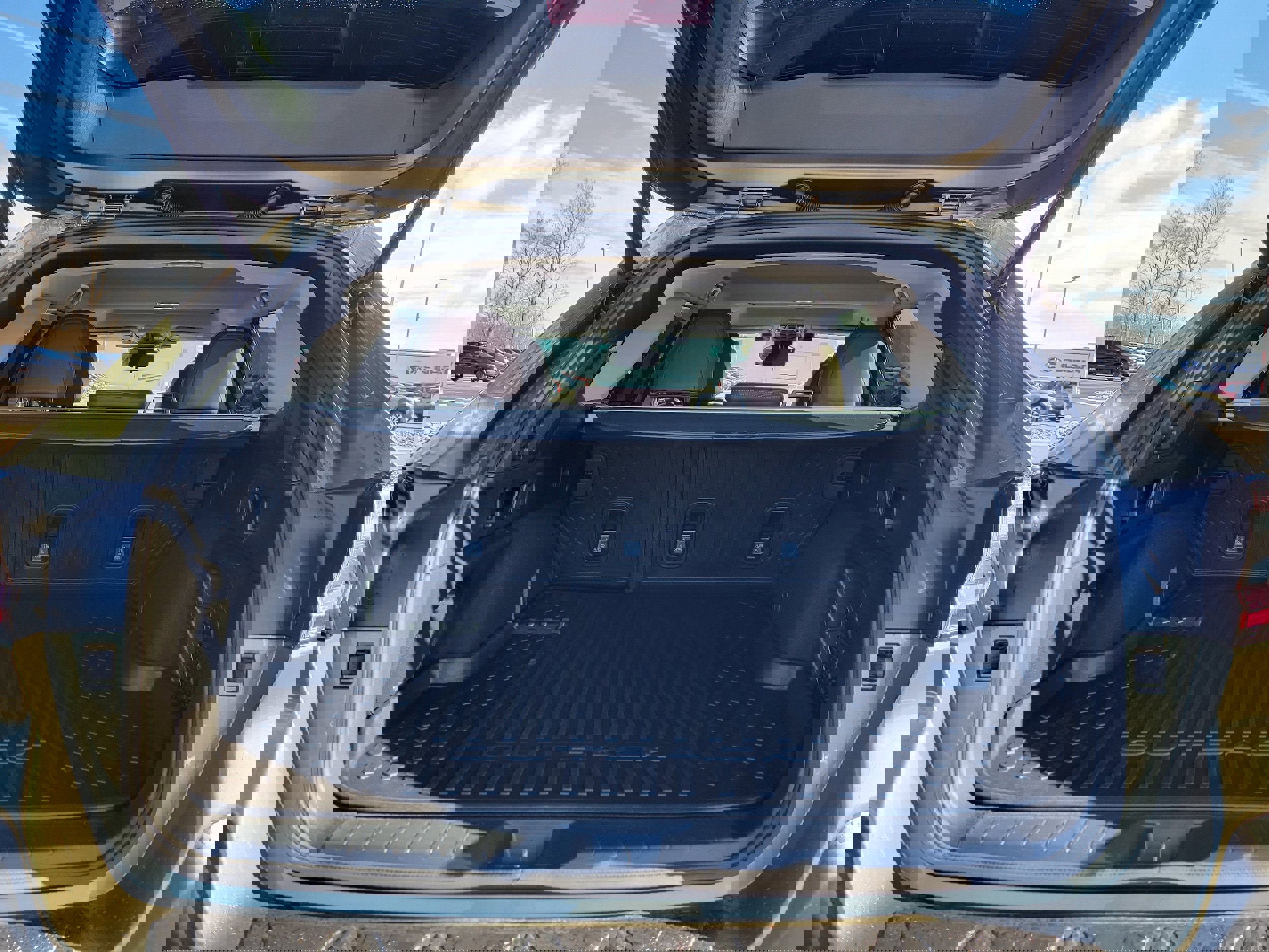 Used 2025 Subaru Outback Touring XT w/ Popular Package #2 image 12