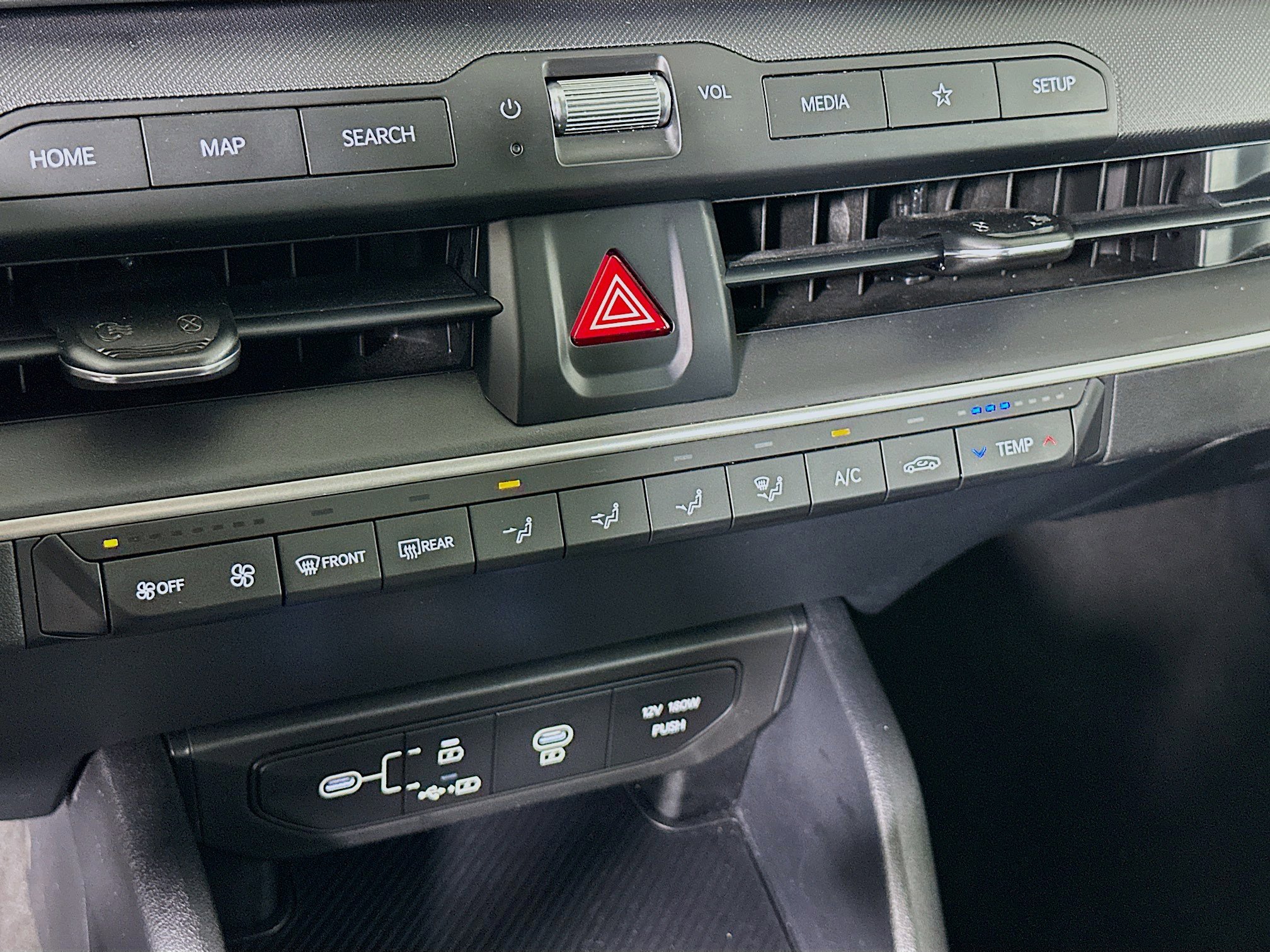 Used 2025 Kia K4 LXS image 23