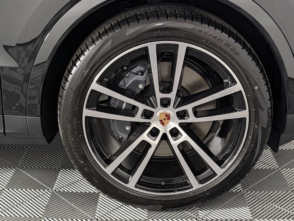 New 2026 Porsche Cayenne Coupe AWD/4WD image 14