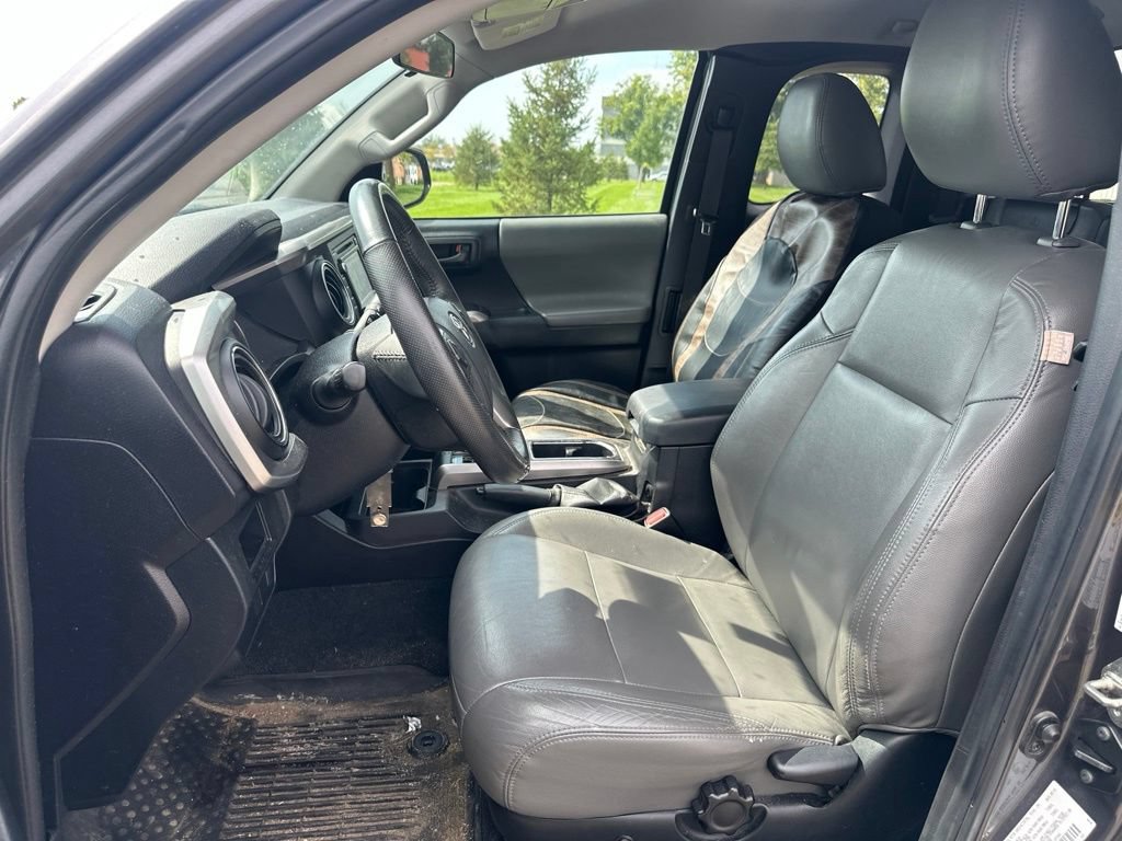 Used 2016 Toyota Tacoma SR5 AWD/4WD image 15