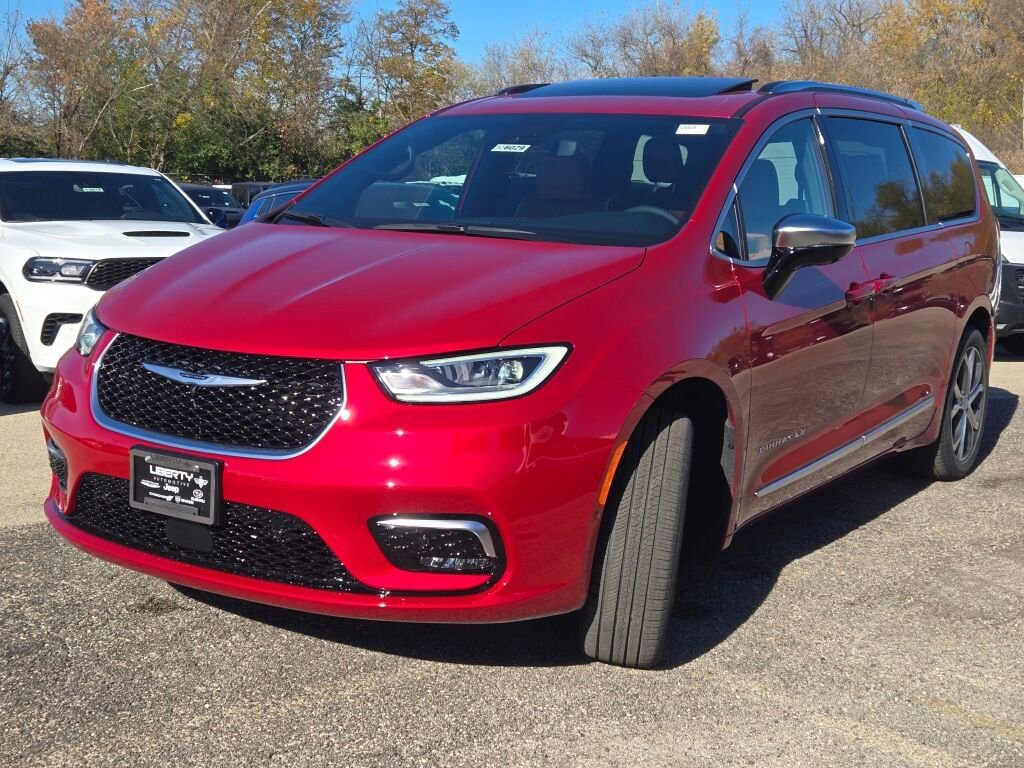 New 2026 Chrysler Pacifica Pinnacle image 5