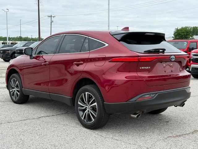 Used 2023 Toyota Venza LE AWD/4WD image 3
