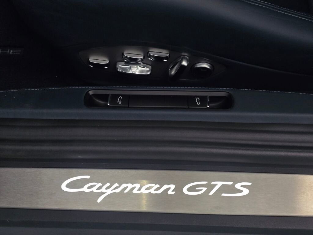 Certified 2024 Porsche 718 Cayman GTS RWD image 33