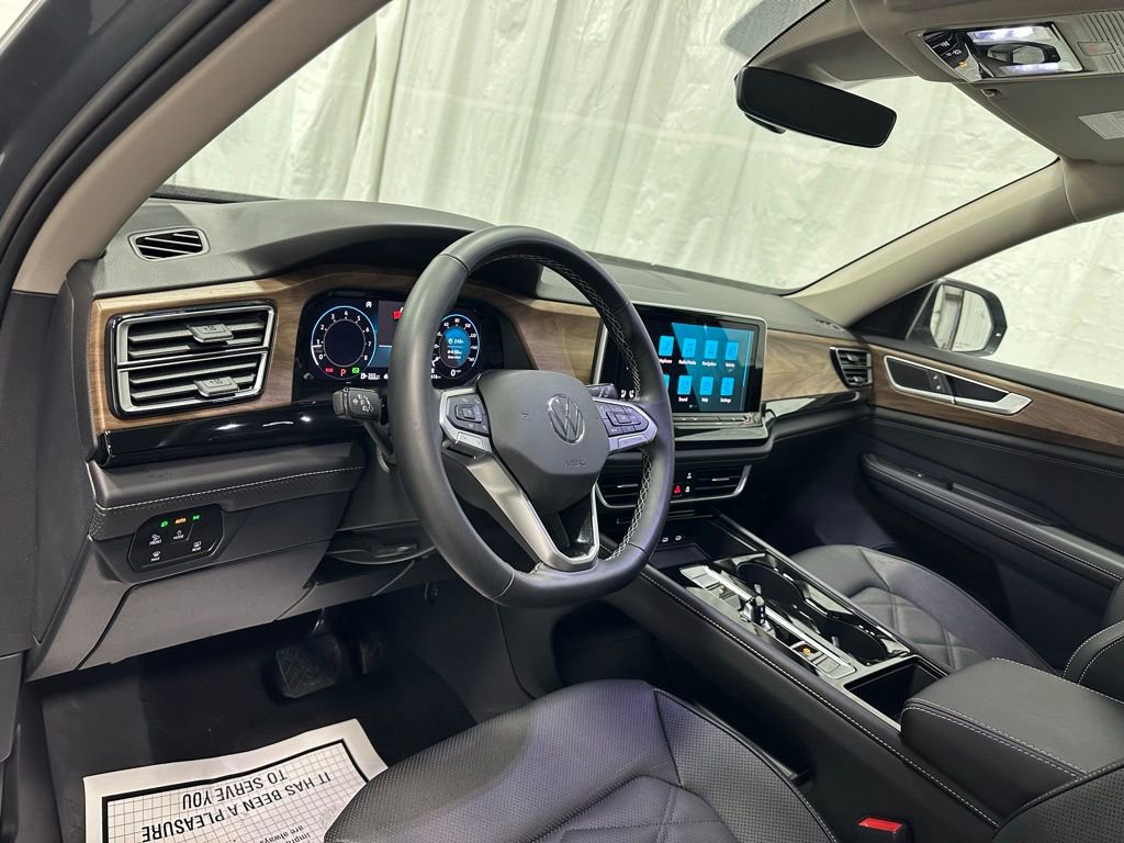 Used 2025 Volkswagen Atlas SE image 15