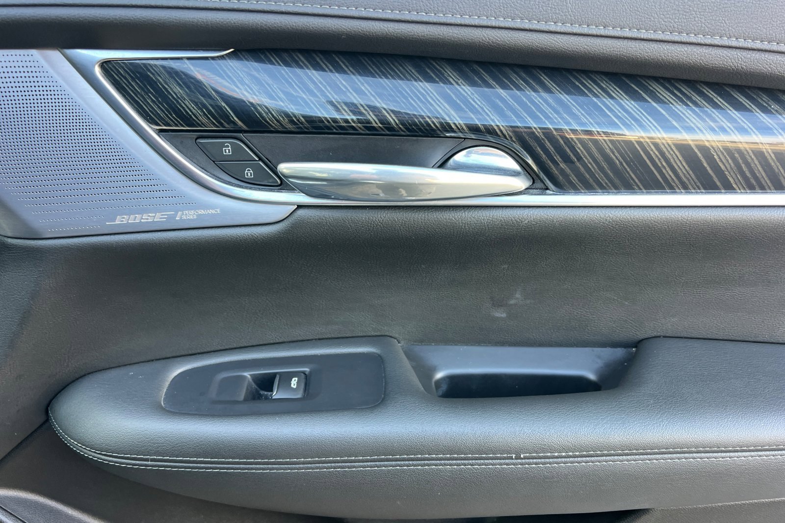 Used 2023 Cadillac XT6 Premium Luxury image 21