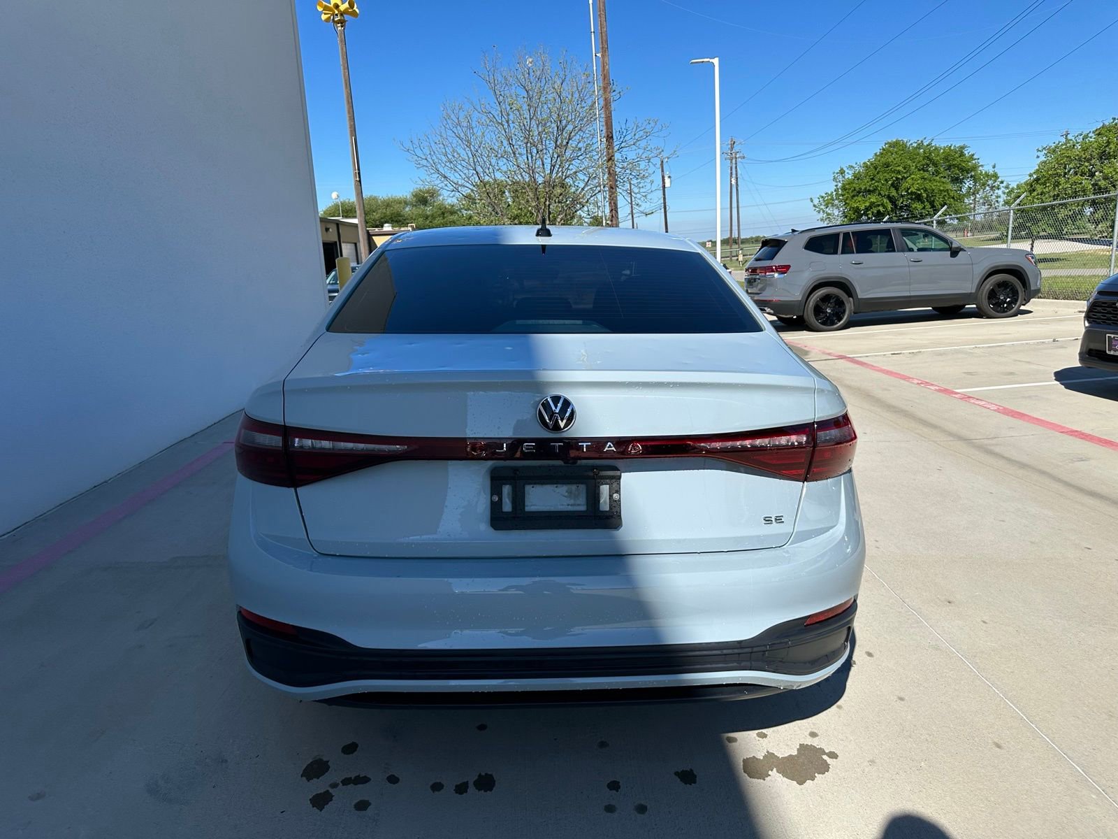 Used 2025 Volkswagen Jetta SE image 4