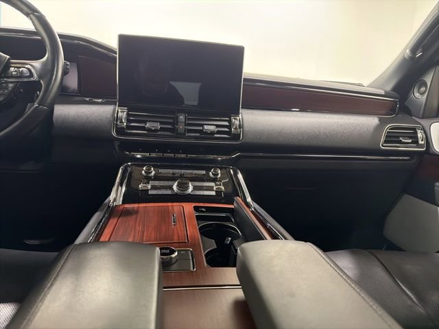 Used 2022 Lincoln Navigator Reserve AWD/4WD image 40