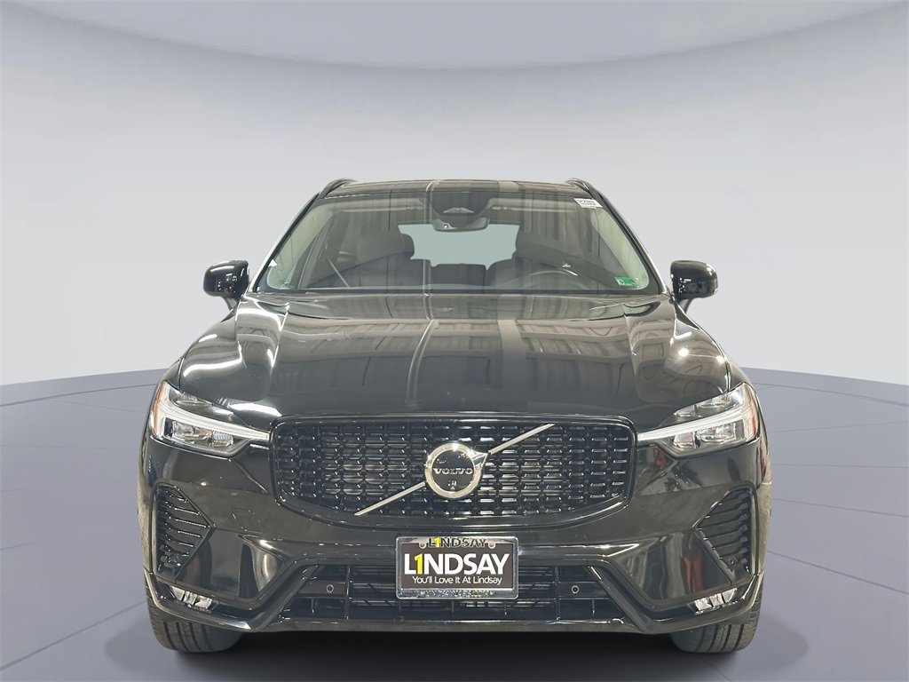Used 2025 Volvo XC60 B5 Plus image 5