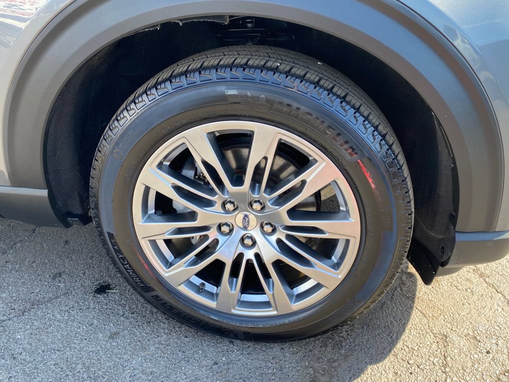 Used 2025 Ford Explorer Platinum AWD/4WD image 35