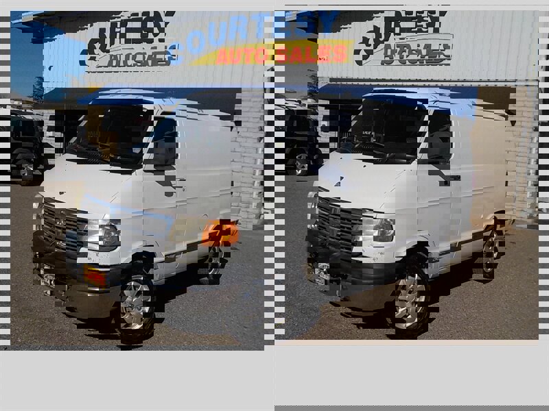 Used 2002 Dodge B1500 image 1