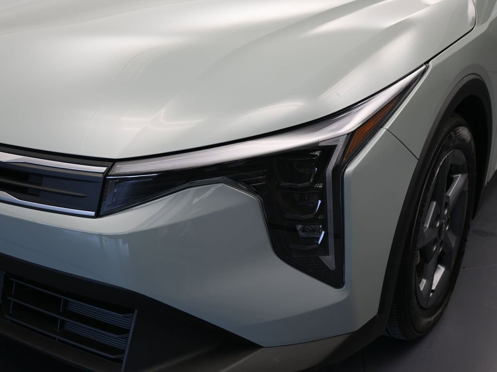 Used 2025 Kia K4 LXS image 27