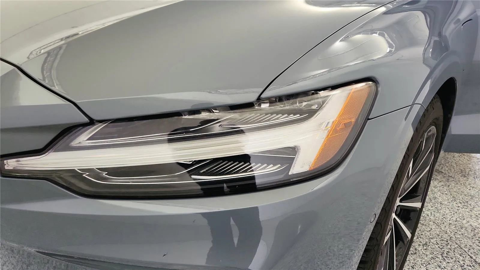 Used 2023 Volvo S60 T8 Plus image 14