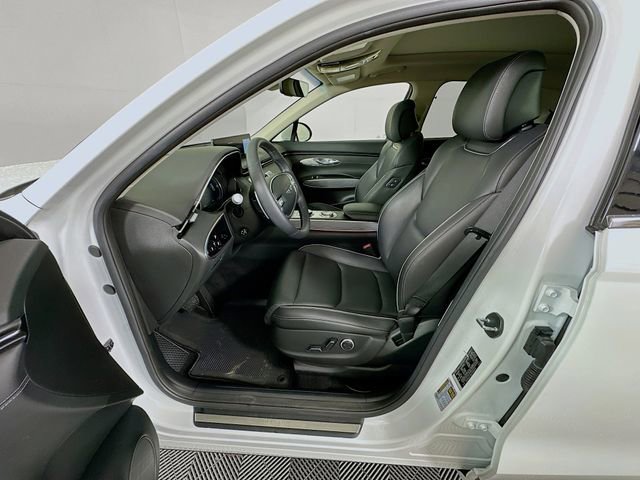 Used 2025 Genesis GV70 2.5T Advanced w/ Advanced Package image 22