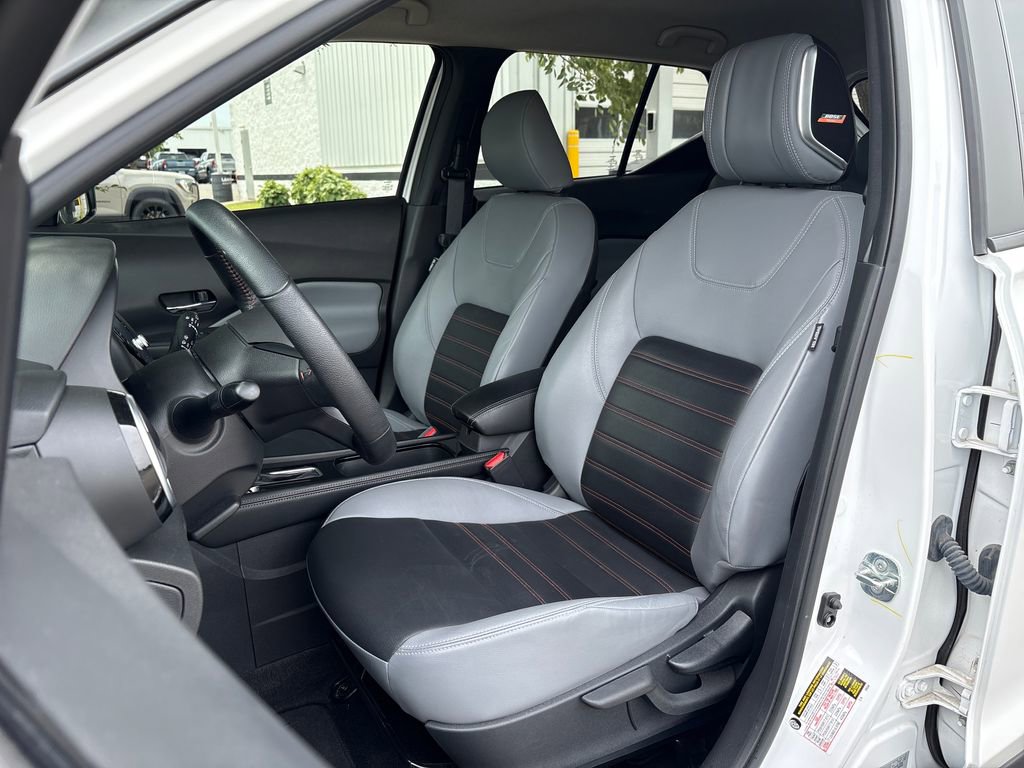 Used 2023 Nissan Kicks SR w/ SR PREMIUM PACKAGE w/ SR Premium Package FWD image 16