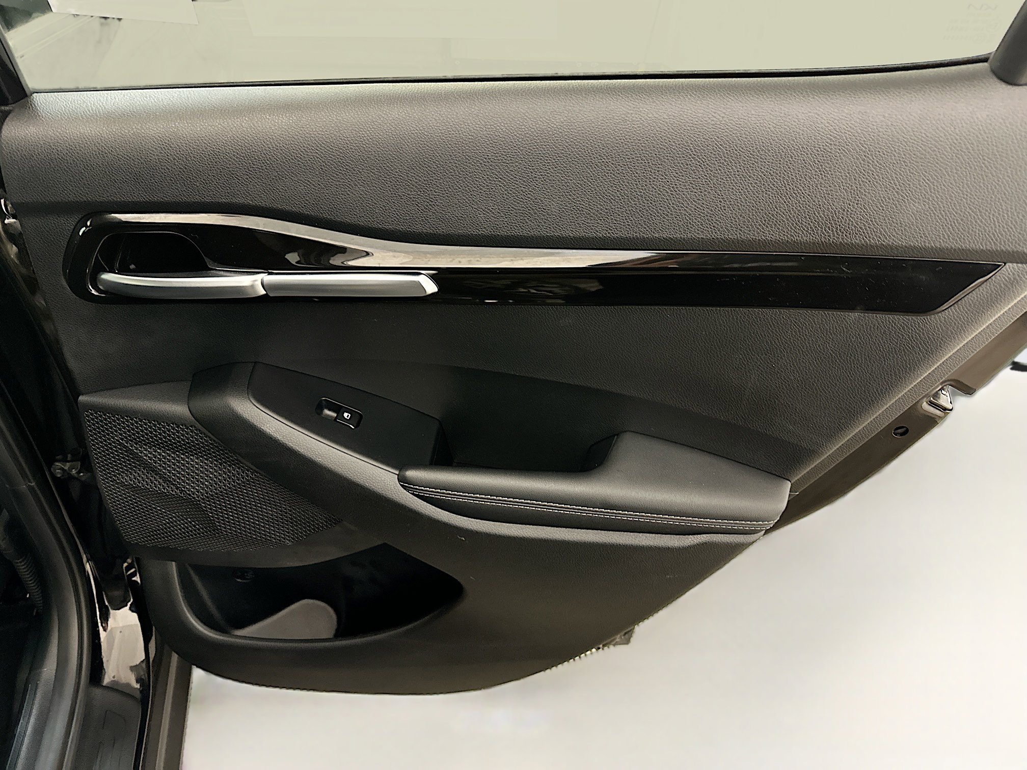 Used 2023 Kia Seltos EX image 32