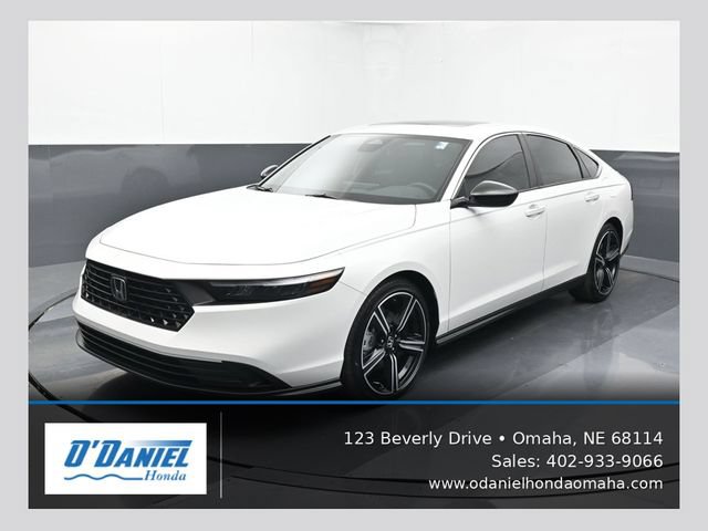 Used 2025 Honda Accord Sport image 1