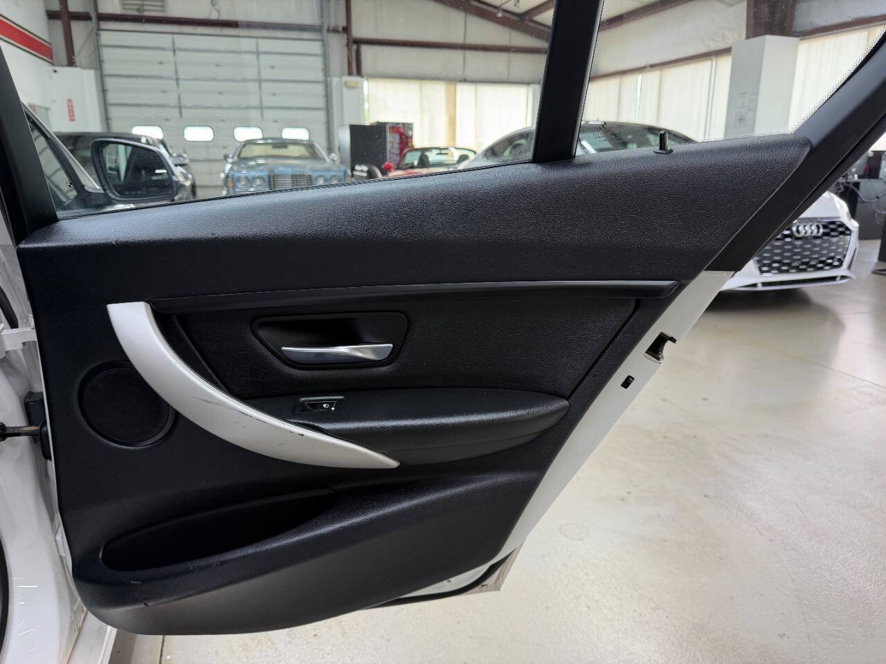 Used 2016 BMW 320i xDrive Sedan AWD/4WD image 14