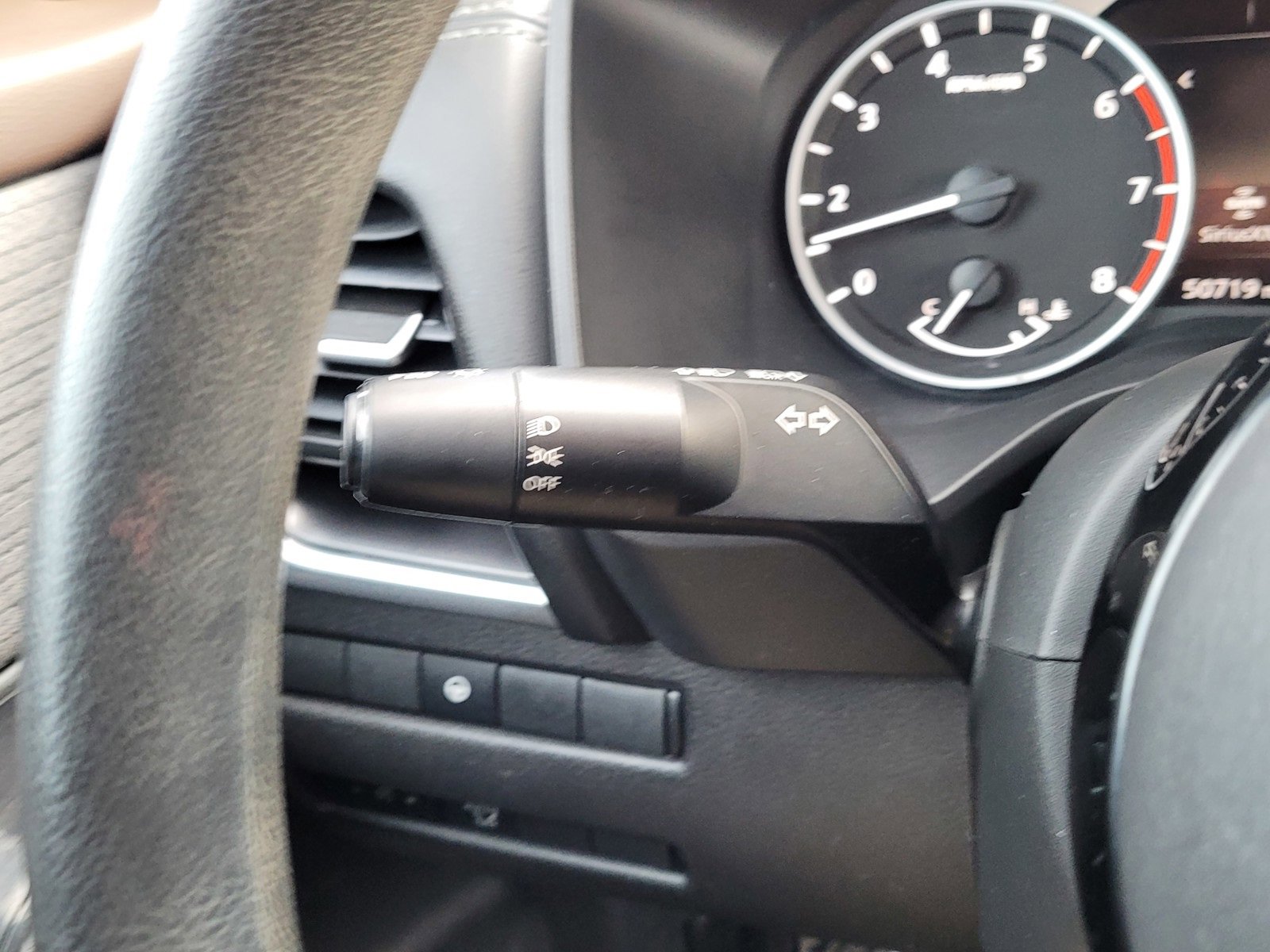 Used 2023 Nissan Rogue SV image 23