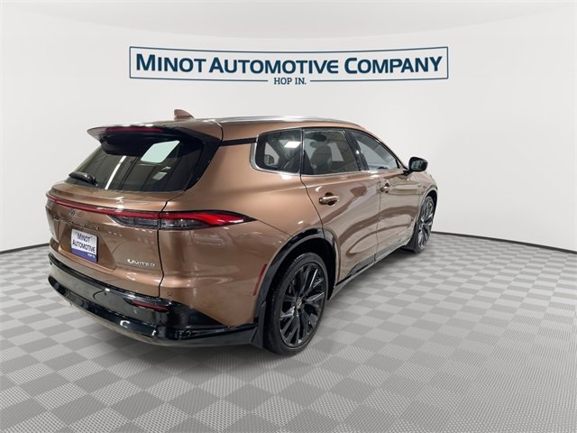 Used 2025 Toyota Crown Signia image 8