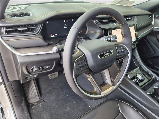 New 2026 Jeep Grand Cherokee Limited AWD/4WD image 3