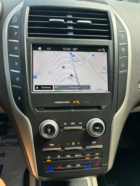 Used 2017 Lincoln MKC Reserve w/ Lincoln MKC Climate Package FWD image 19