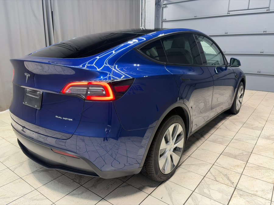 Used 2022 Tesla Model Y Long Range AWD/4WD image 7