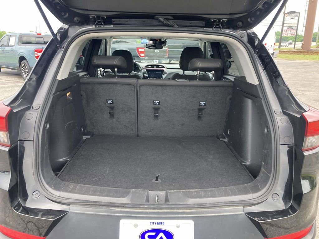 Used 2023 Chevrolet TrailBlazer LT w/ Convenience Package FWD image 14