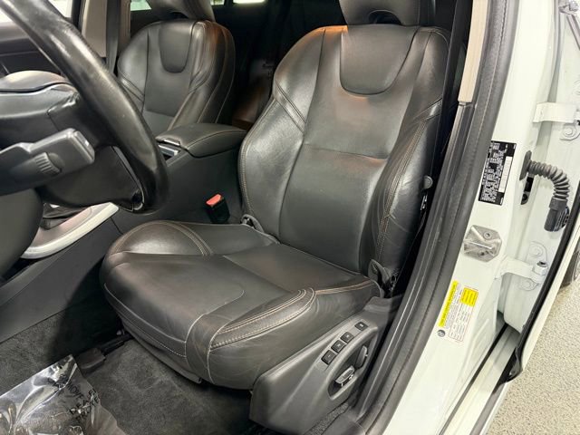 Used 2017 Volvo V60 T5 Cross Country w/ Convenience Package AWD/4WD image 21