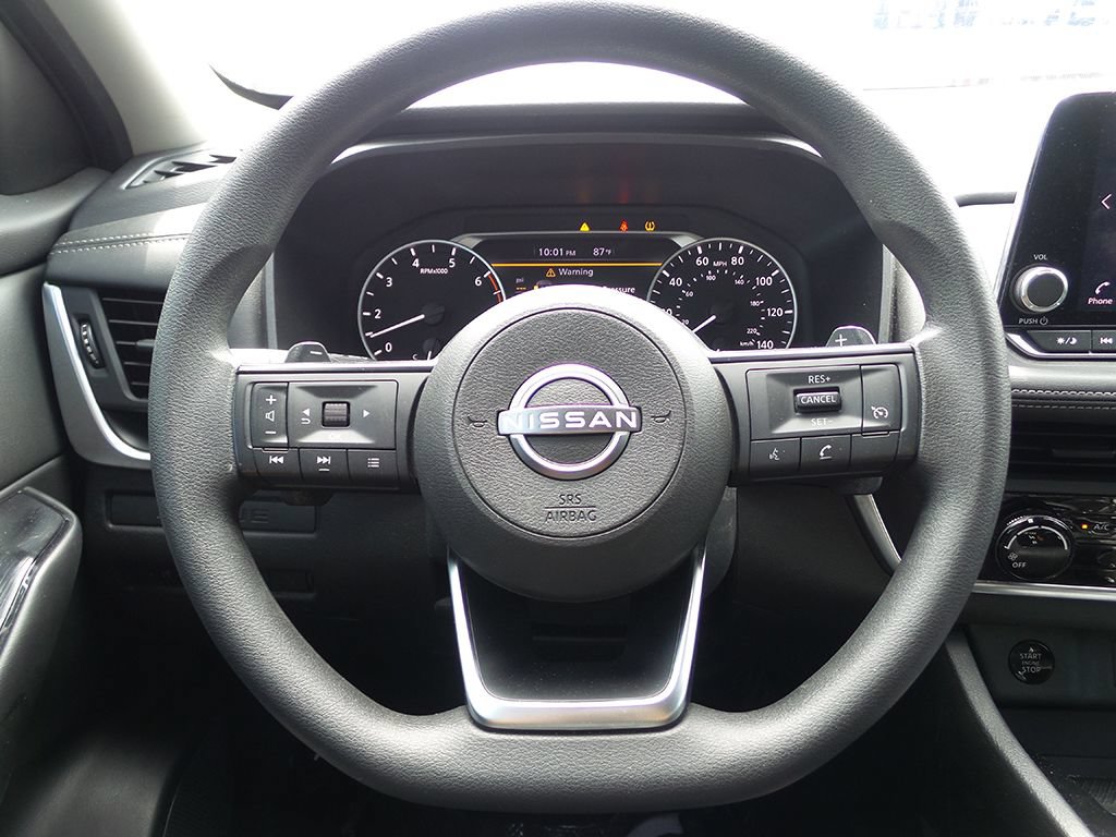 Used 2024 Nissan Rogue S FWD image 31